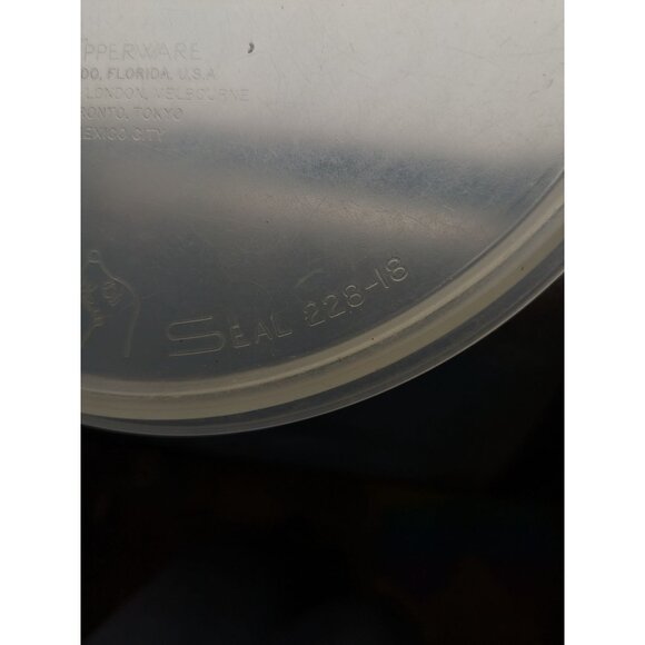Vintage Tupperware Round Food White Container Sheer Lid 271 - Picture 7 of 7
